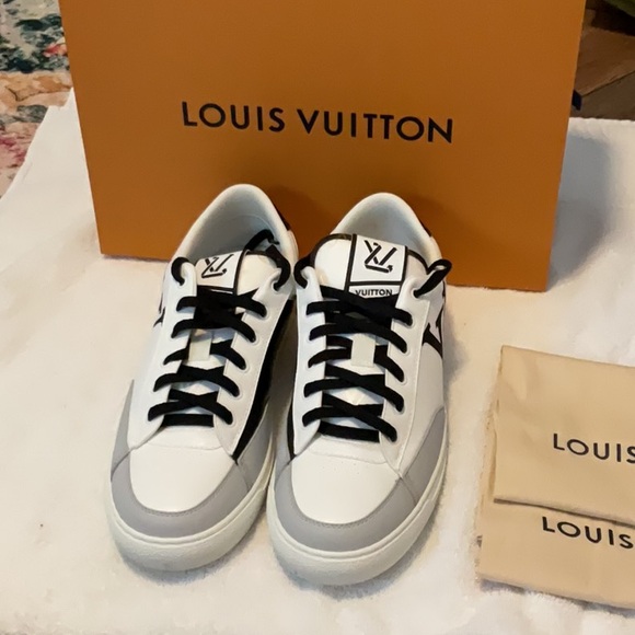 Men’s Louis Vuitton Sneakers - Picture 1 of 9